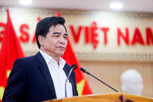 Chủ tịch UBND tỉnh Quảng Nam Lê Văn Dũng nghỉ hưu trước tuổi