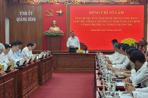Tổng Bí thư Tô Lâm và Đoàn công tác Trung ương làm việc với Ban Thường vụ Tỉnh ủy Quảng Bình và Quảng Trị.