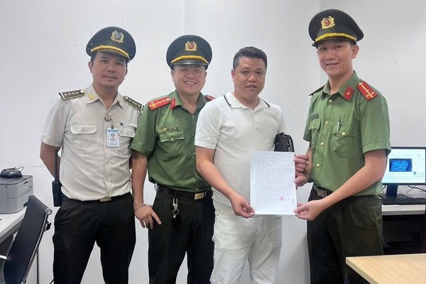 Anh Nguyễn Vũ Bảo viết thư cảm ơn Đội An ninh hàng không.