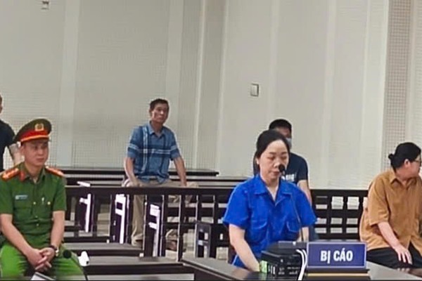 Bị cáo Phạm Thị Thanh Huệ tại phiên toà.