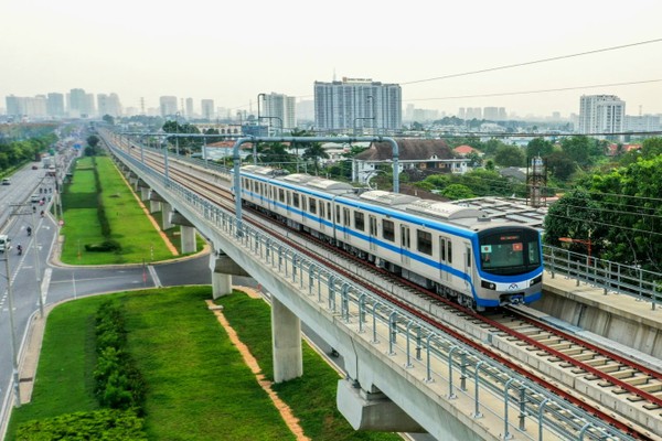 Các tuyến ĐSĐT sẽ góp phần hoàn thiện mạng lưới giao thông công cộng hiện đại, kết nối vùng kinh tế trọng điểm phía Nam. (Ảnh: Duy Trường)