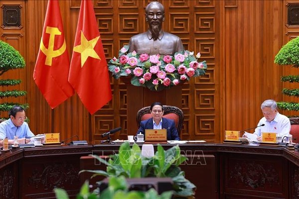 Thủ tướng Phạm Minh Chính chủ trì cuộc họp Thường trực Chính phủ về trung tâm tài chính quốc tế tại Thành phố Hồ Chí Minh và Đà Nẵng. Ảnh: Dương Giang/TTXVN