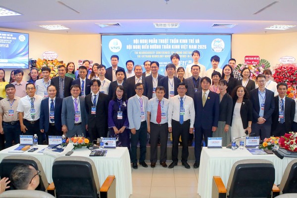 Trong 2 ngày, Hội nghị đã được nghe, phân tích gần 100 báo cáo