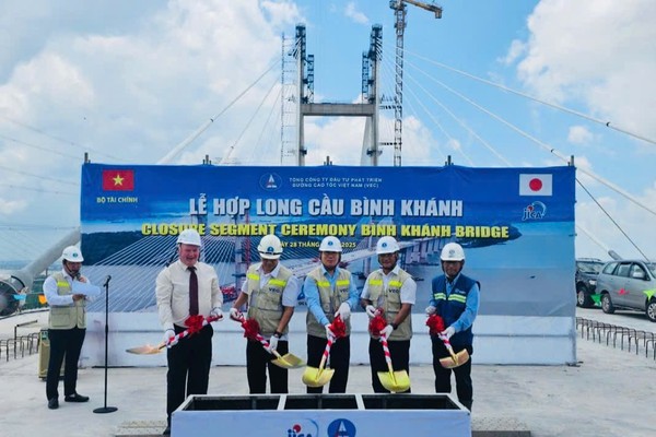 Cầu Bình Khánh hợp long sau nhiều năm gián đoạn