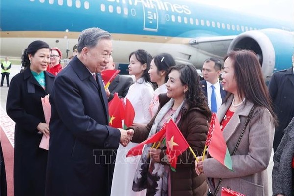 Tổng Bí thư Tô Lâm và Phu nhân bắt đầu thăm cấp Nhà nước Cộng hòa Belarus