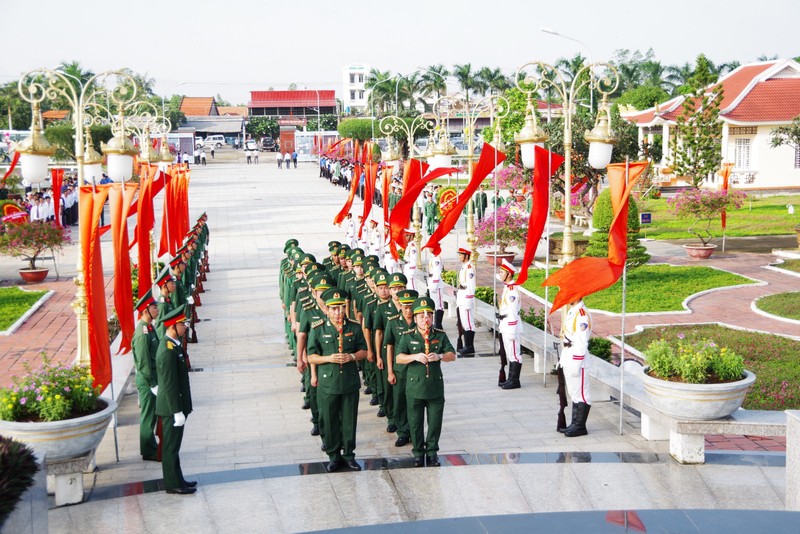 Bộ Chỉ huy BĐBP tỉnh An Giang viếng Nghĩa trang Liệt sĩ tỉnh tại huyện Châu Thành.