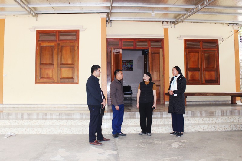 Sau một năm đi Hàn Quốc, vợ chồng anh Vi Văn Den và chị Vi Thị Hoài đã xây dựng được một căn nhà mới khang trang, đầy đủ tiện nghi.