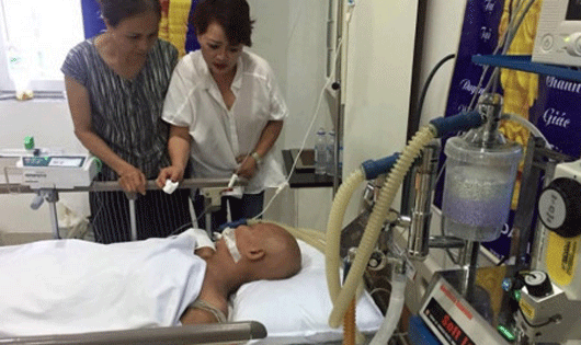 Nghệ sĩ Hán Văn Tình được điều trị tích cực tại bệnh viện.