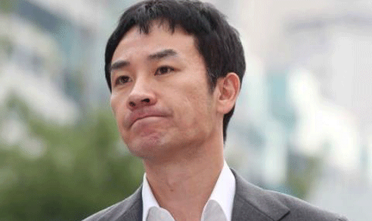 Tài tử xứ Hàn Uhm Tae Woong đã bị triệu tập tới đồn cảnh sát để thẩm vấn