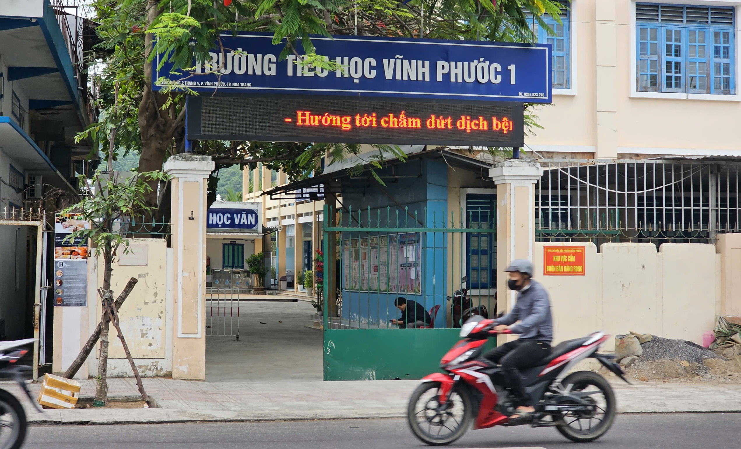 Lãnh đạo TP Nha Trang chỉ đạo xử lý nghiêm vụ 2 cha con xông vào lớp học làm nhục cô giáo