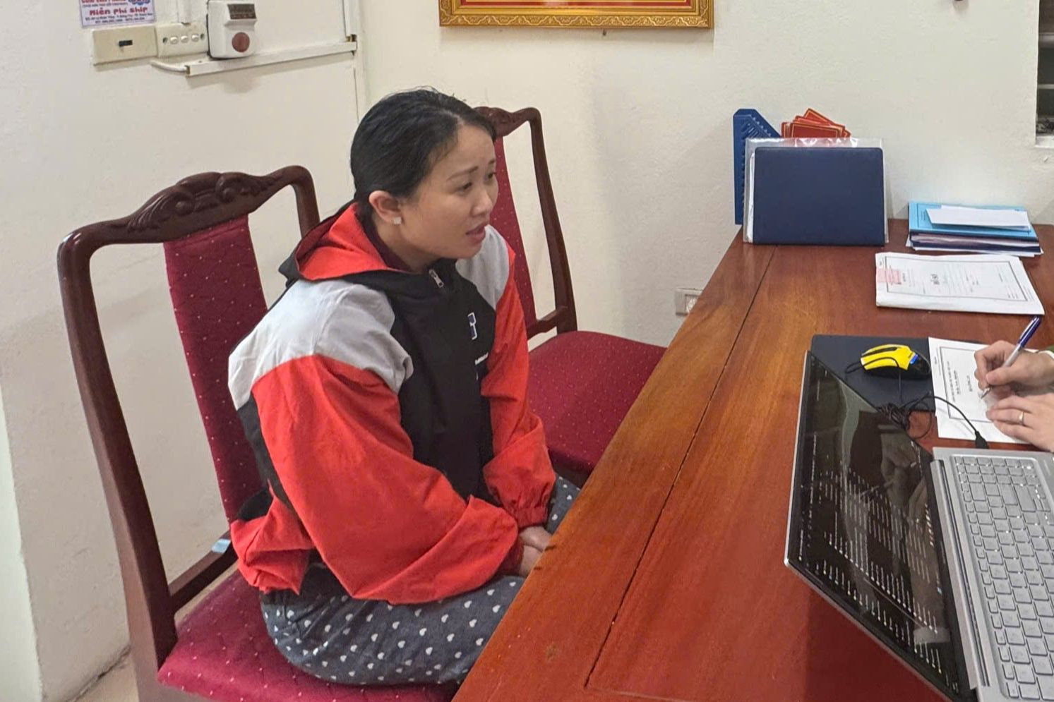 Nghi án người đàn ông bị vợ và con gái sát hại tại nhà riêng