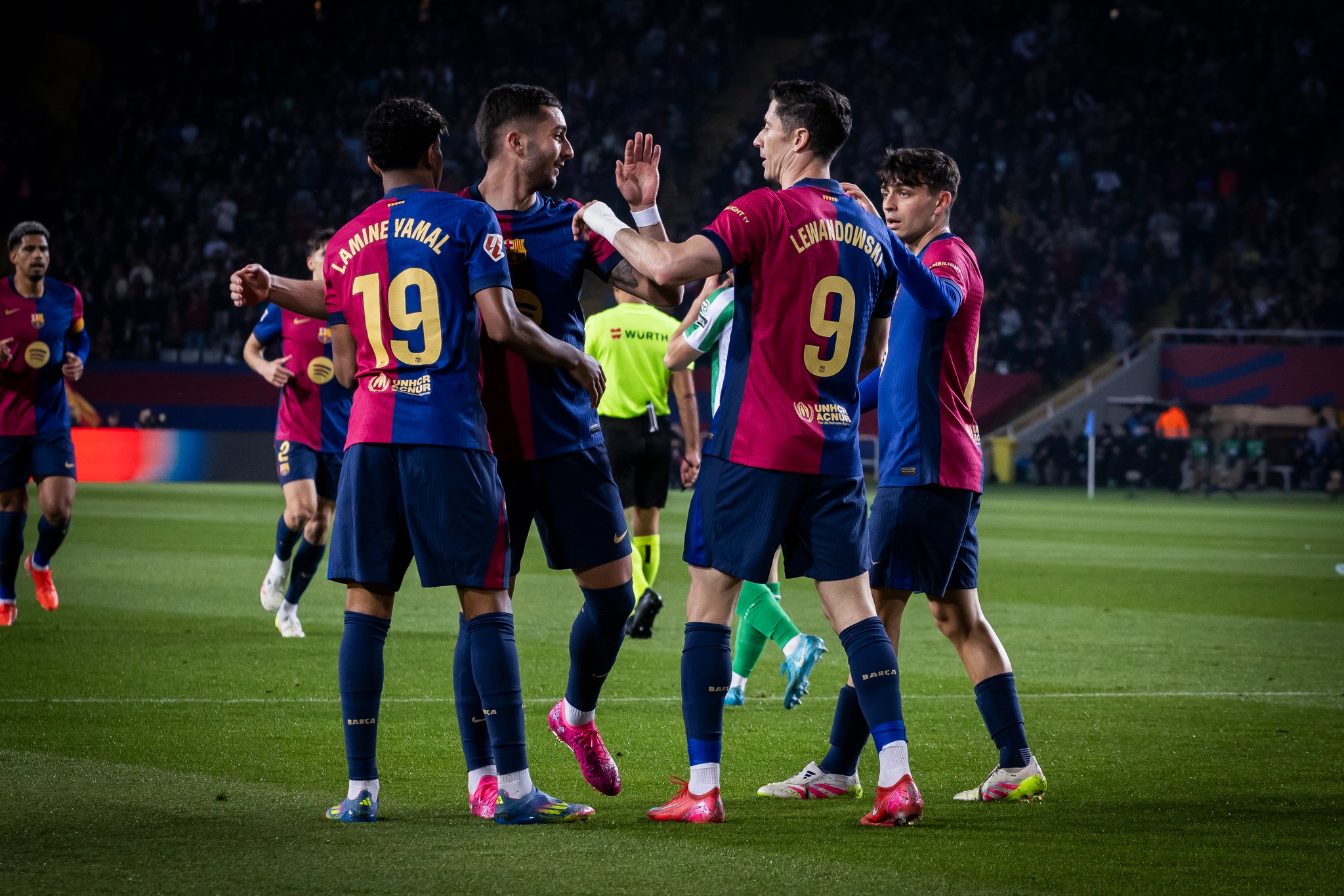 Siêu kinh điển Barca và Real Madrid: Chia tay 'bố già' Ancelotti