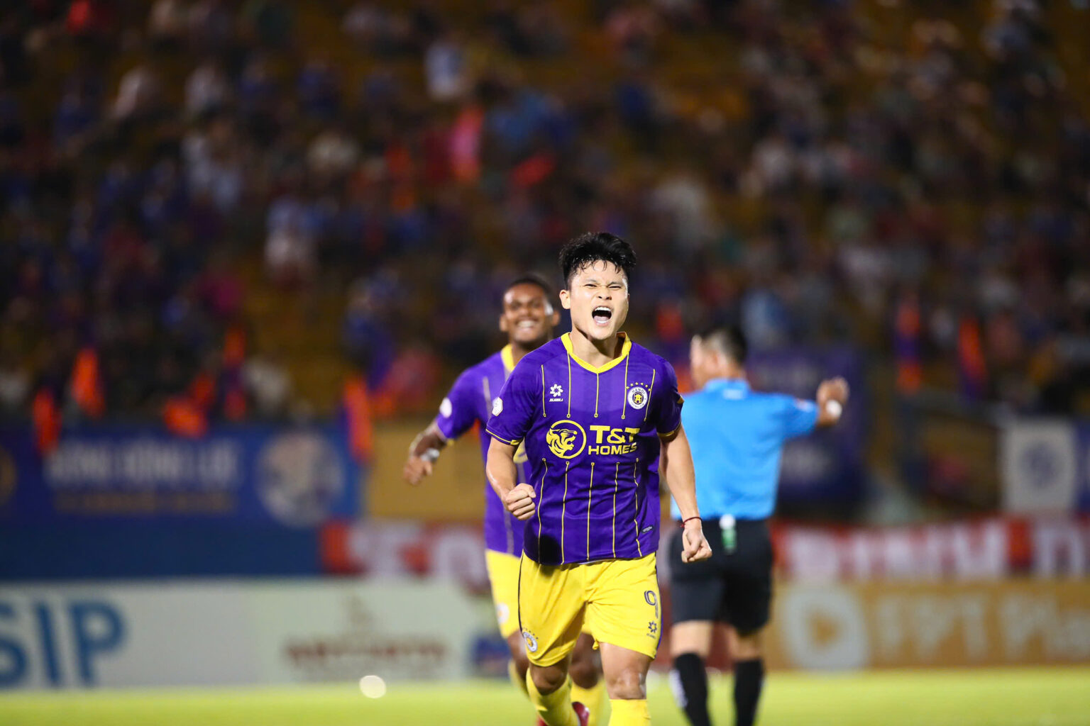 Vòng 21 V.League: Hướng về Thủ đô