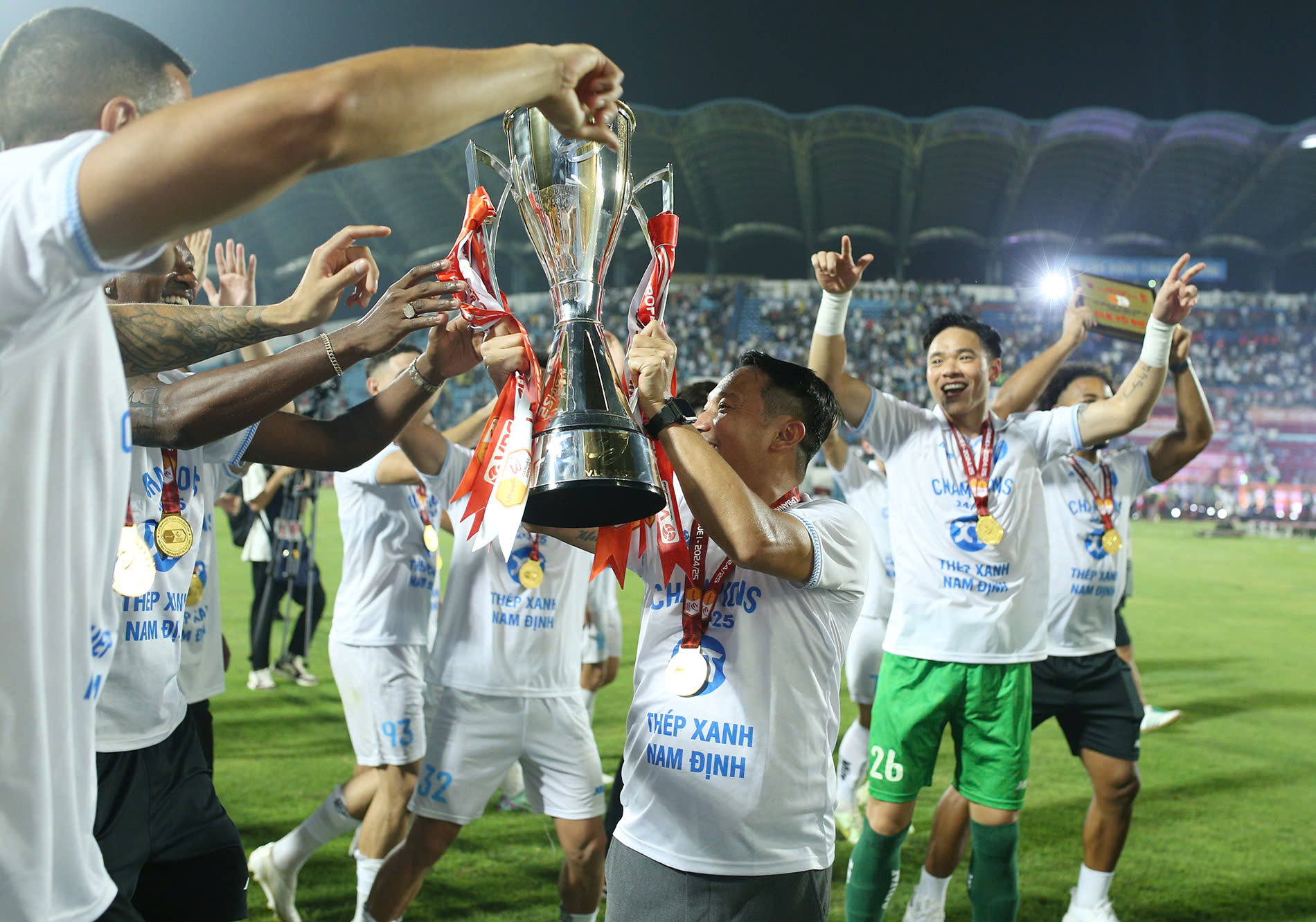 Quy Nhơn Bình Định rời giải V.League