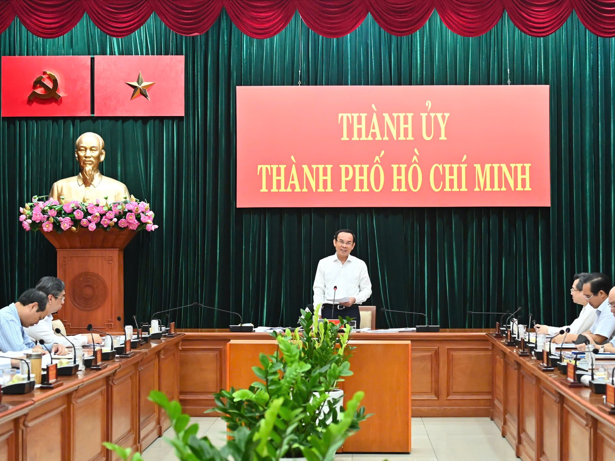 TP HCM tập trung mọi nguồn lực, phối hợp tổ chức lễ Kỷ niệm 50 năm Ngày Giải phóng miền Nam, thống nhất đất nước
