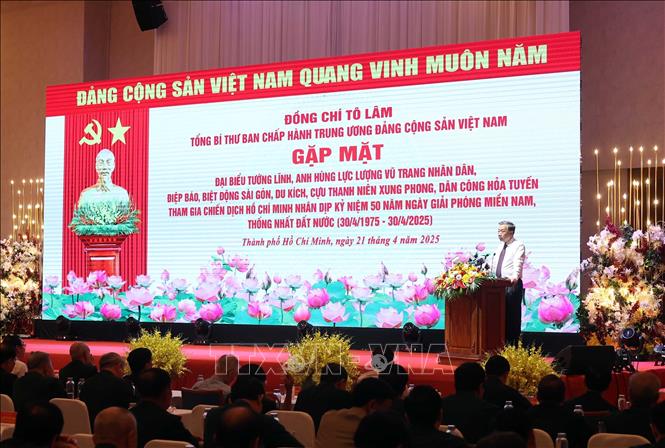 Tổng Bí thư Tô Lâm gặp mặt đại biểu tướng lĩnh, anh hùng và các lực lượng tham gia Chiến dịch Hồ Chí Minh