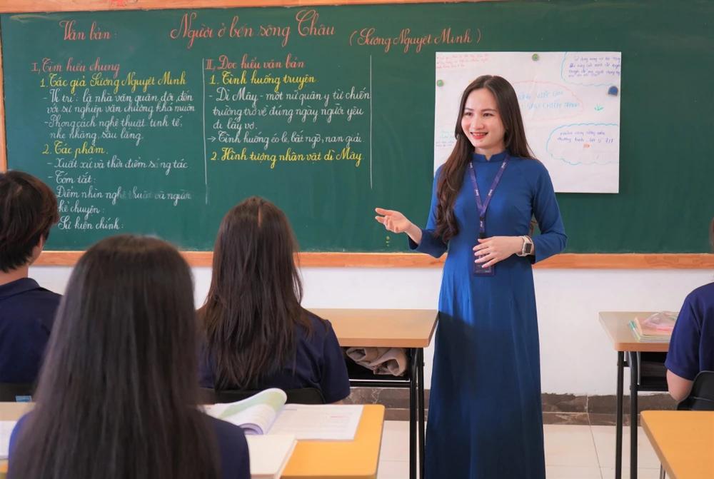 Đề xuất nhiều thay đổi về chế độ trả lương dạy thêm giờ với giáo viên