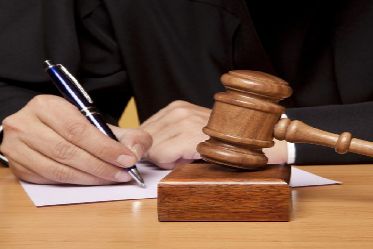 Điều kiện và quy định về ủy quyền khởi kiện trong tố tụng dân sự