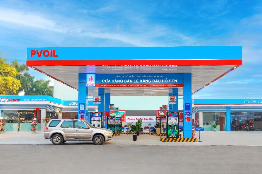 Hai 'ông lớn' xăng dầu ứng phó với chuyển dịch năng lượng