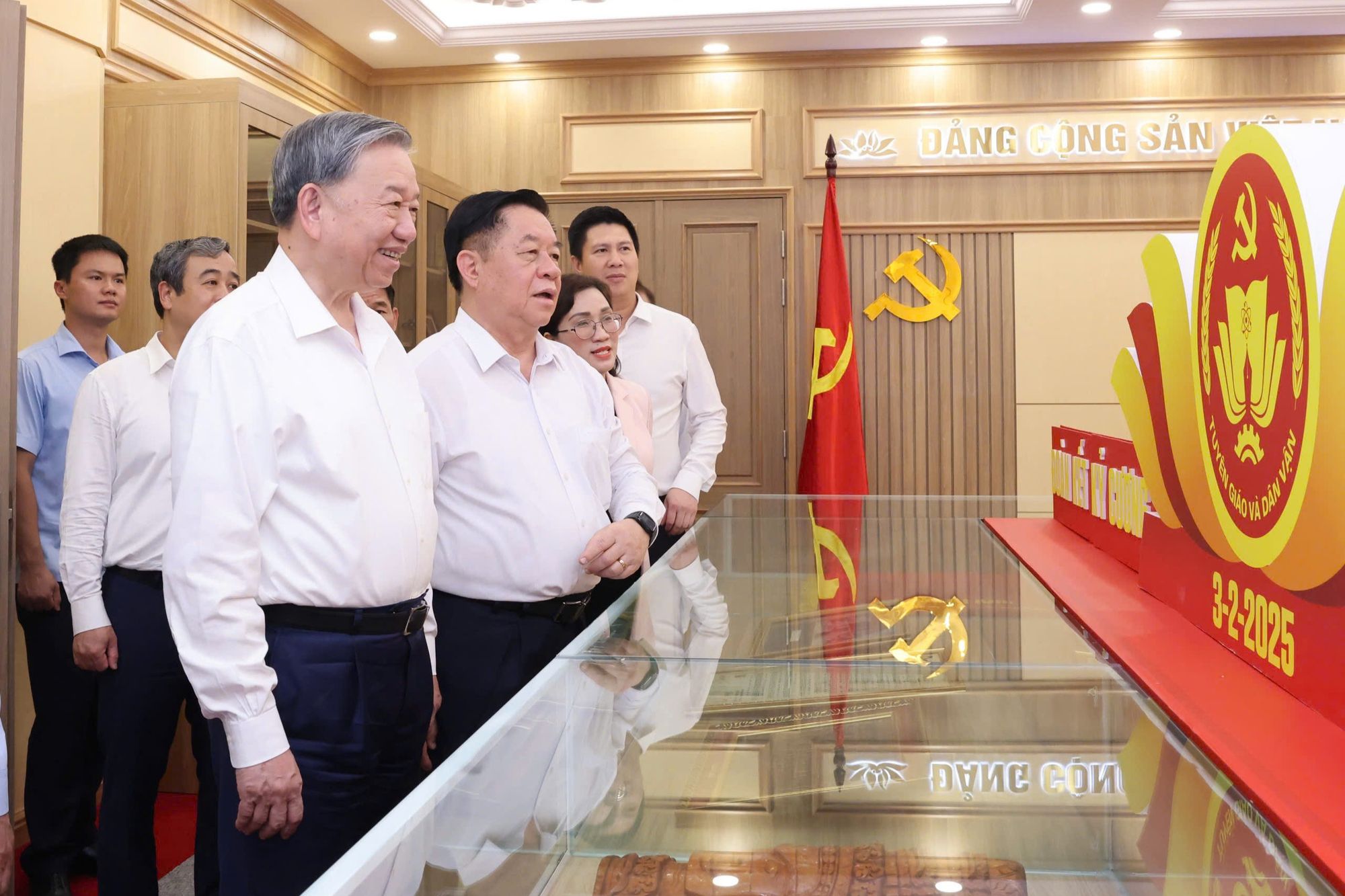 Đổi mới công tác tuyên giáo, dân vận đáp ứng yêu cầu phát triển đất nước