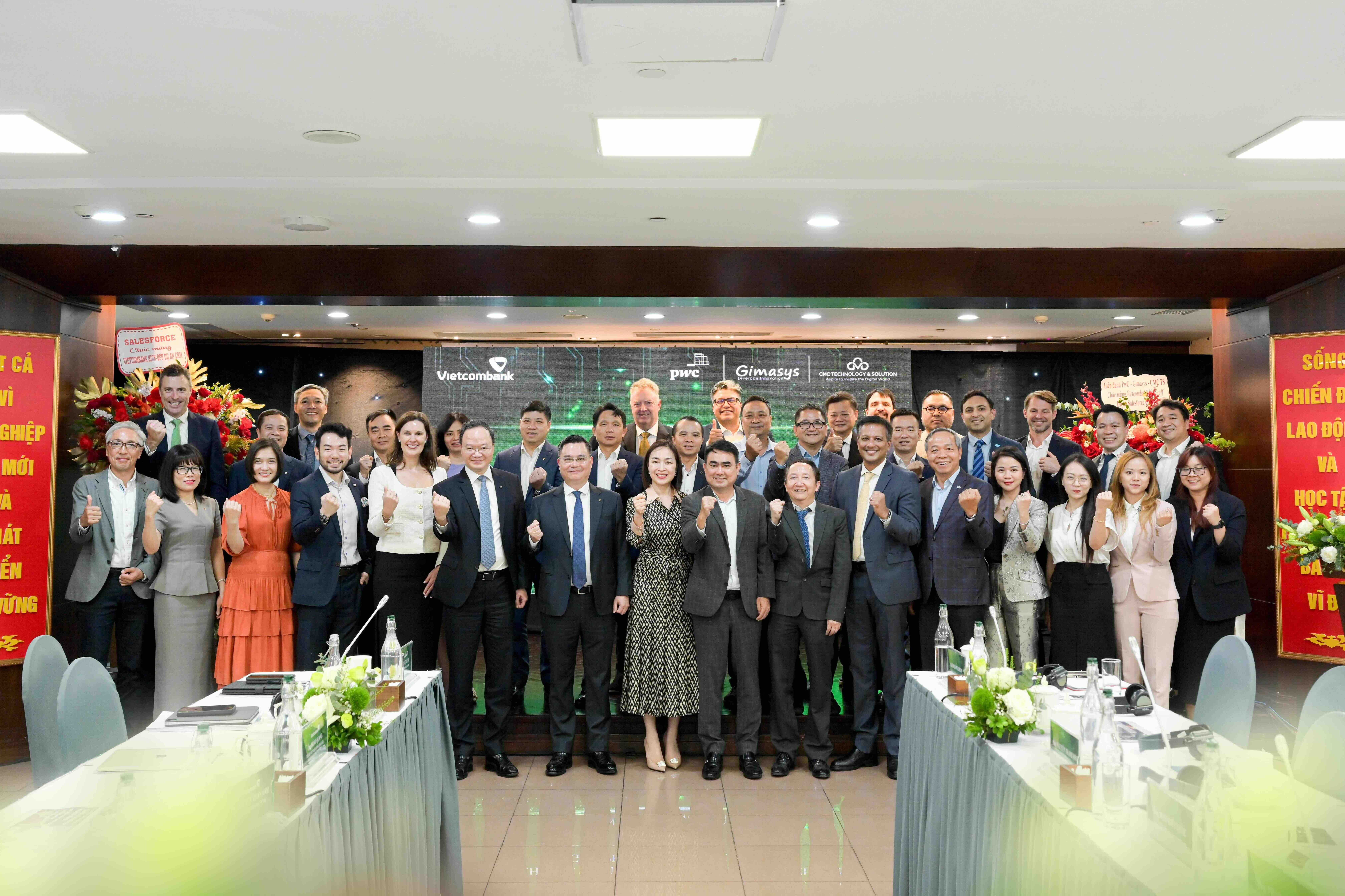 Vietcombank hợp tác cùng Salesforce thúc đẩy đổi mới sáng tạo ứng dụng trí tuệ nhân tạo