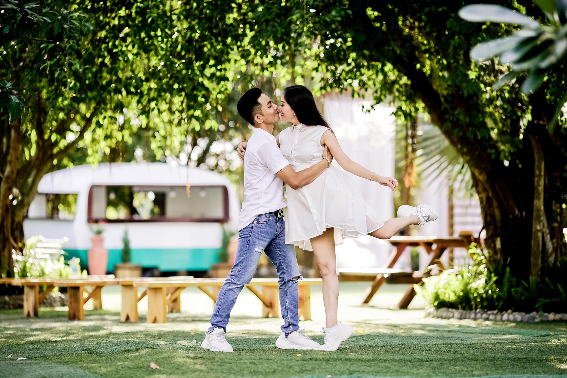 Khánh Thi - nỗi sướng, khổ của người đàn bà “già” hơn chồng 12 tuổi - Ảnh 11. Khánh Thi - nỗi sướng, khổ của người đàn bà “già” hơn chồng 12 tuổi - Ảnh 11.
