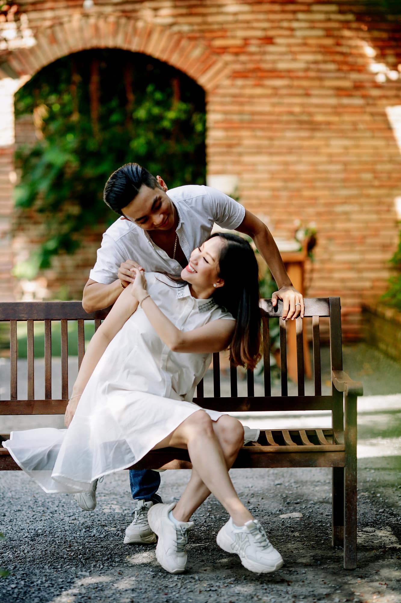 Khánh Thi - nỗi sướng, khổ của người đàn bà “già” hơn chồng 12 tuổi - Ảnh 5. Khánh Thi - nỗi sướng, khổ của người đàn bà “già” hơn chồng 12 tuổi - Ảnh 5.
