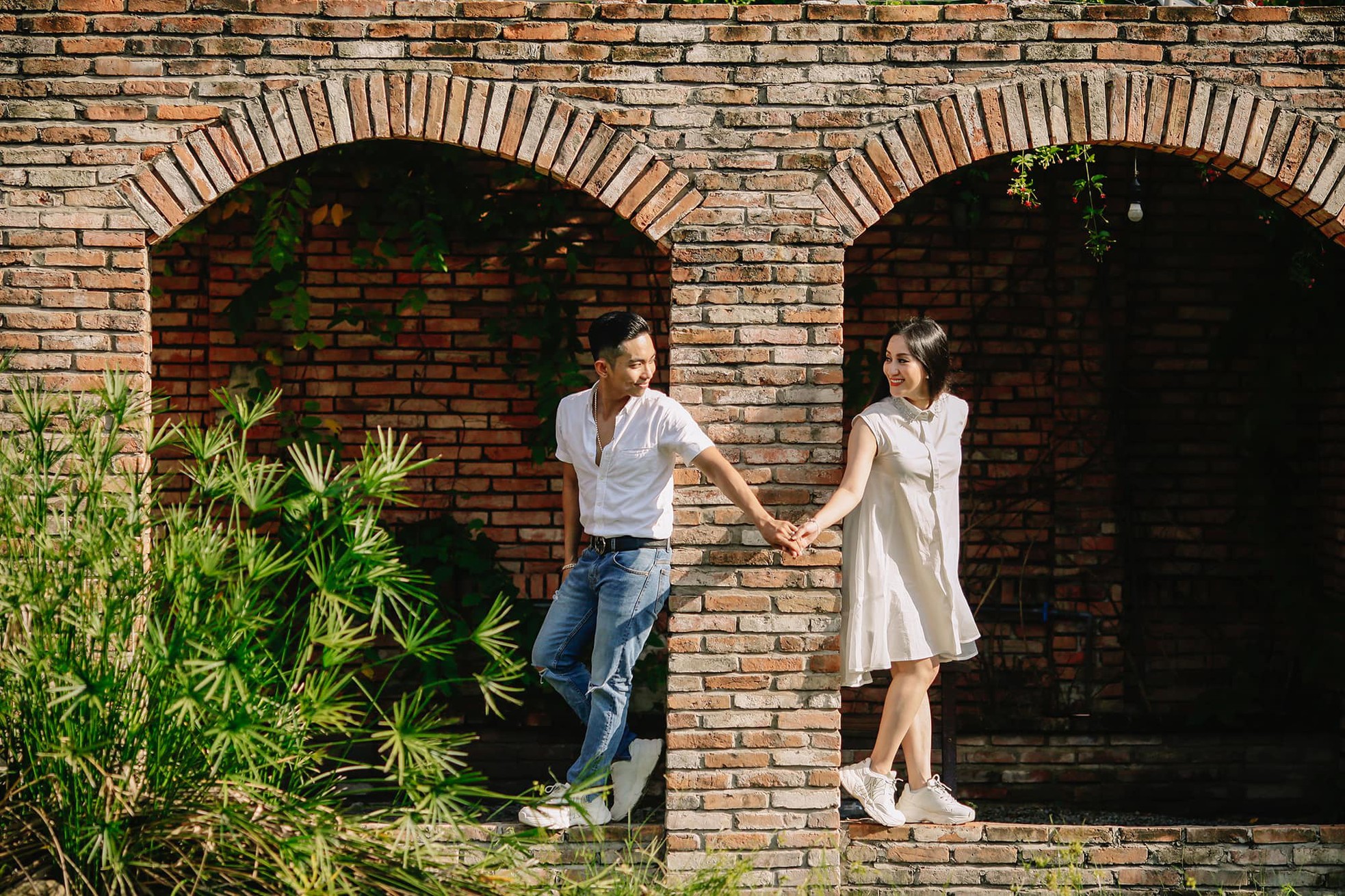 Khánh Thi - nỗi sướng, khổ của người đàn bà “già” hơn chồng 12 tuổi - Ảnh 13. Khánh Thi - nỗi sướng, khổ của người đàn bà “già” hơn chồng 12 tuổi - Ảnh 13.