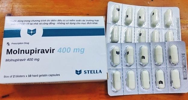 Thuốc kháng virus molnupiravir được cấp phát miễn phí cho F0 nhẹ để điều trị Covid-19. Ảnh: HCDC 