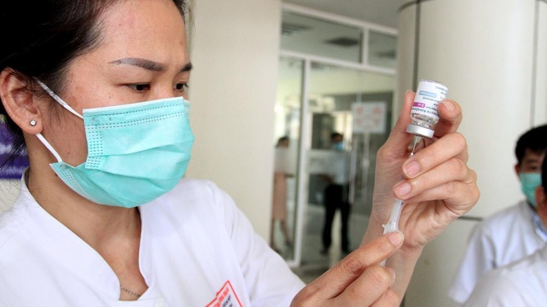 Bộ Y tế hỏa tốc "thúc" các tỉnh đẩy nhanh tiêm vaccine phòng COVID-19, triển khai mũi bổ sung cho người đủ liều