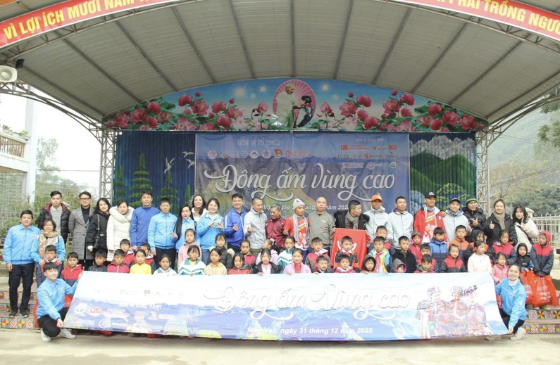 Chương trình “ Đông ấm vùng cao năm 2022” 