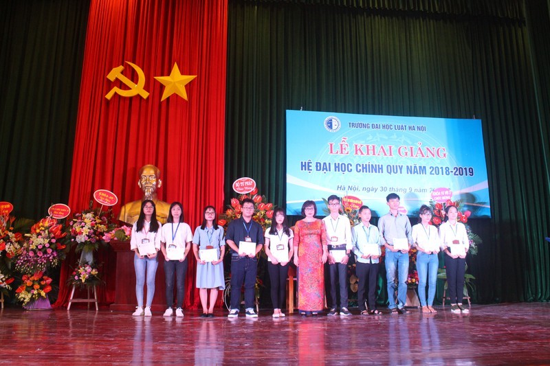 Trường Đại học Luật cần tập trung mọi nguồn lực để phát huy vai trò đơn vị đi đầu trong đào tạo cán bộ pháp luật