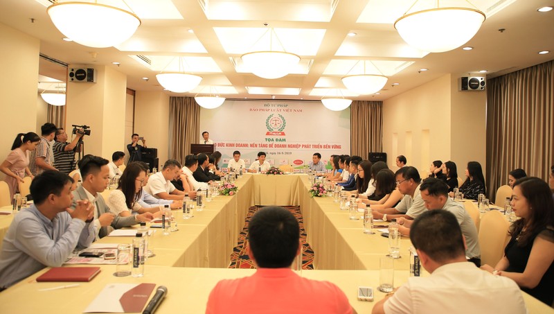 “Đạo đức kinh doanh: Nền tảng để doanh nghiệp phát triển bền vững”