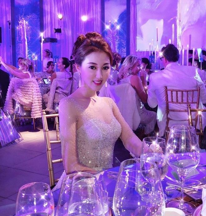 Hai cô đào xứ Cảng thơm sống thế nào sau chia tay tình già đáng tuổi bố hình ảnh 2 hai co dao xu cang thom song the nao sau chia tay tinh gia dang tuoi bo hinh anh 2