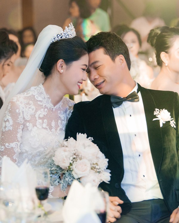 Những cặp đôi "đũa lệch" gây xôn xao nhất làng giải trí Việt hình ảnh 11 nhung cap doi "dua lech" gay xon xao nhat lang giai tri viet hinh anh 11