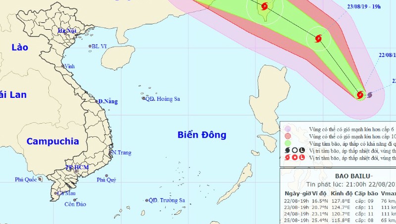 Bão gần Biển Đông tiếp tục mạnh thêm