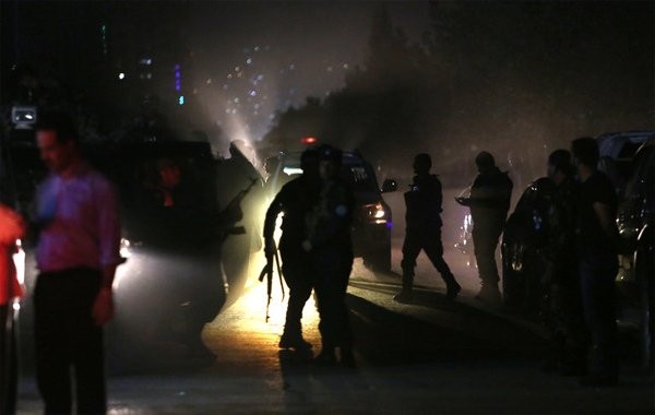 Đánh bom kép rung chuyển Đại học Mỹ ở Kabul, hàng chục người chết Đánh bom kép rung chuyển Đại học Mỹ ở Kabul, hàng chục người chết