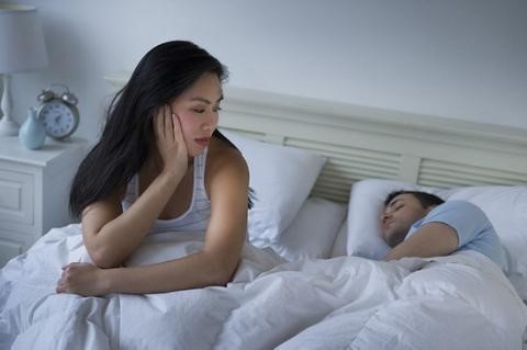 Chồng nhắn tin cho chị đồng nghiệp thế này, tôi có nên để yên? hình ảnh 2 chong nhan tin cho chi dong nghiep the nay, toi co nen de yen? hinh anh 2