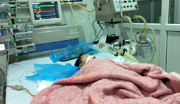 tiêm nhầm thuốc,sốt,chết não,bệnh viện Đông Anh,Hà Nội tiêm nhầm thuốc,sốt,chết não,bệnh viện Đông Anh,Hà Nội