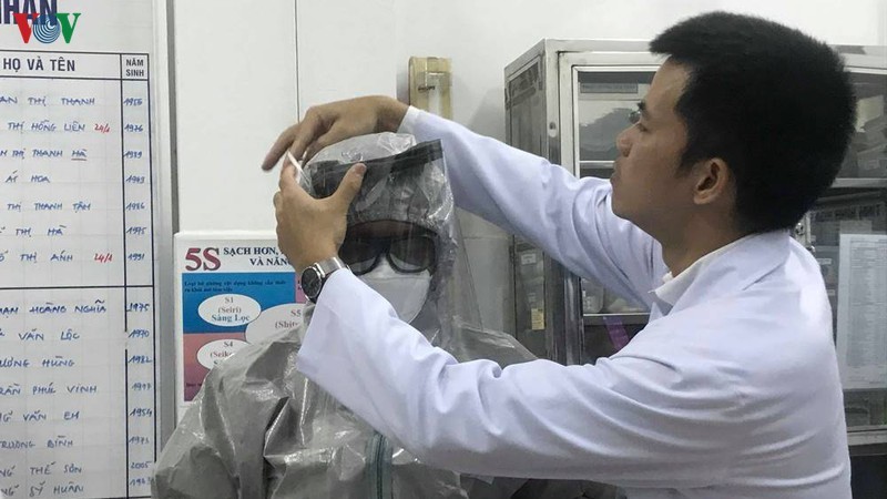 ghi nhận 2 ca bệnh nhiễm chủng mới của virus corona, bộ y tế họp khẩn hình 1 ghi nhan 2 ca benh nhiem chung moi cua virus corona, bo y te hop khan hinh 1