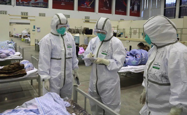 500 y bác sỹ nhiễm covid-19, vũ hán kêu gọi tăng cường thiết bị bảo hộ hình 1 500 y bac sy nhiem covid-19, vu han keu goi tang cuong thiet bi bao ho hinh 1