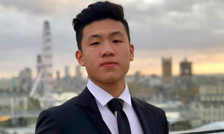 Bùi Thanh Long, 19 tuổi, hiện là sinh viên năm nhất trườngKings College London. Ảnh: Nhân vật cung cấp.