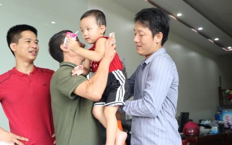 Vụ bé trai ở Bắc Ninh:Vì sao khởi tố tội chiếm đoạt? Vu be trai o Bac Ninh:Vi sao khoi to toi chiem doat?