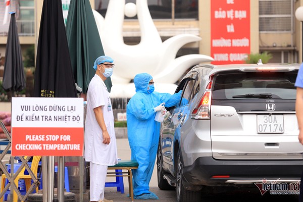 ‘Đồng nghiệp của tôi ở Bạch Mai chưa một ai chùn bước' ‘Đồng nghiệp của tôi ở Bạch Mai chưa một ai chùn bước'
