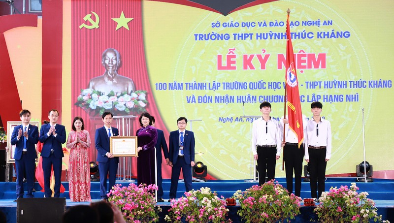 Phó Chủ tịch nước Đặng Thị Ngọc Thịnh dự lễ kỷ niệm 100 ...