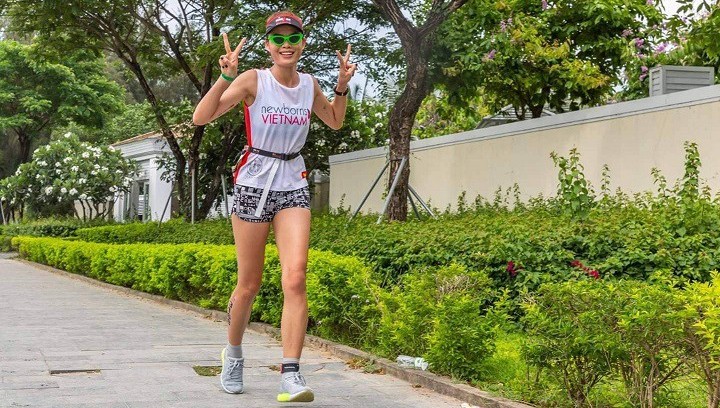 Người mẫu Trần Hiền mơ thành... bình luận viên bóng đá