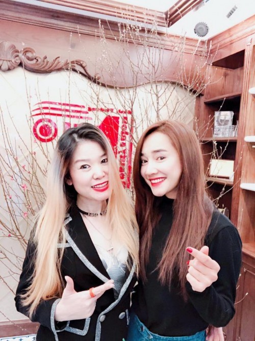 Nhã Phương phản ứng lạ khi bị hỏi về nhẫn cầu hôn của Trường Giang hình ảnh 1 nha phuong phan ung la khi bi hoi ve nhan cau hon cua truong giang hinh anh 1