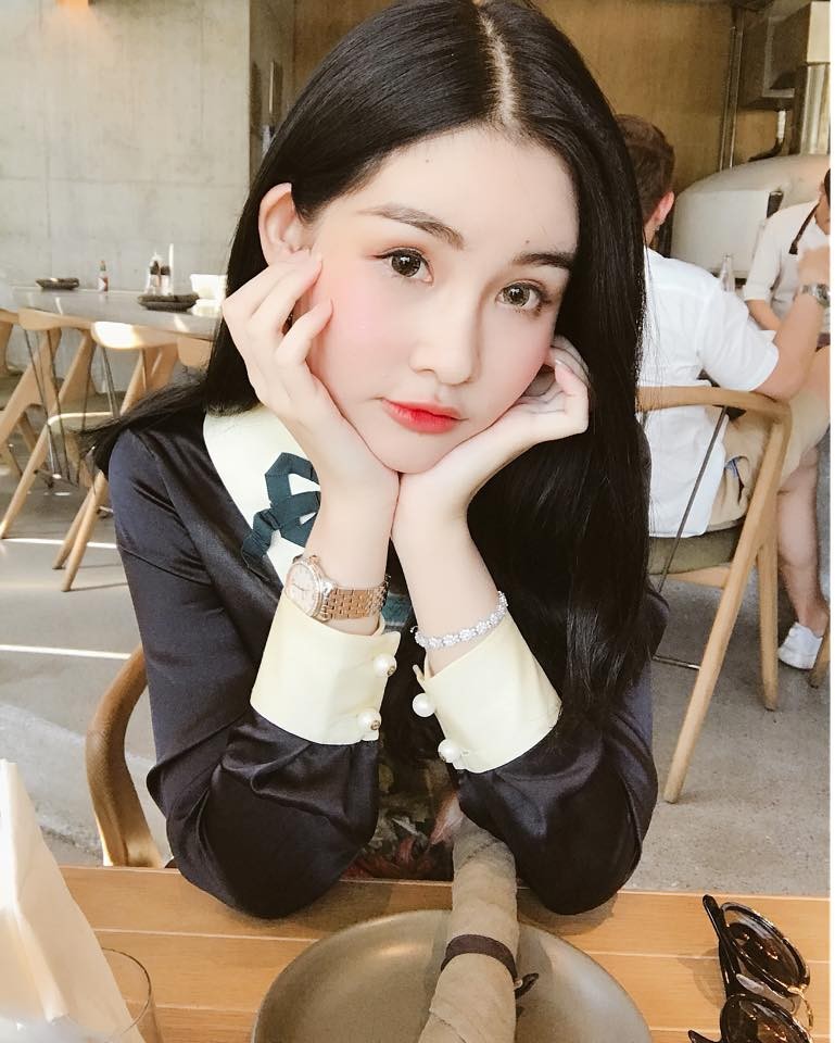 Hoa hậu Đại dương Ngân Anh mặc gợi cảm hút mắt mặt vẫn "bất biến" hình ảnh 5 hoa hau dai duong ngan anh mac goi cam hut mat mat van "bat bien" hinh anh 5