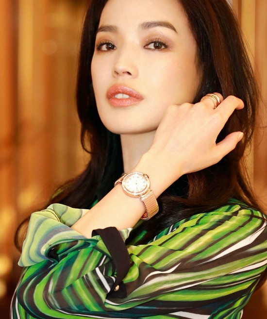 Nhan sắc mặn mà của mỹ nhân miệng rộng dù đã bước sang tuổi tứ tuần.