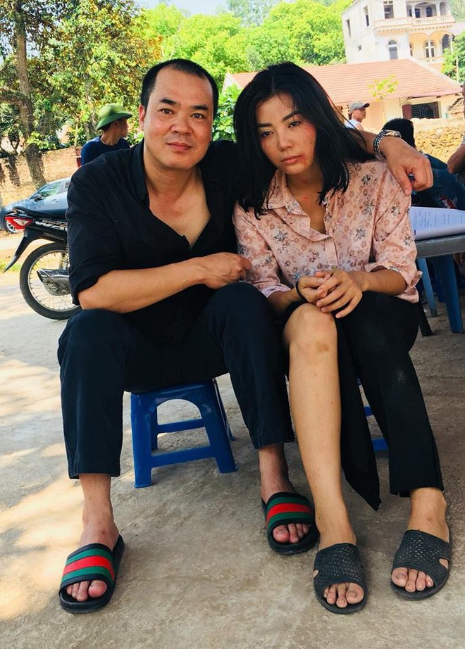 Khán giả sốc vì cảnh cưỡng bức tập thể của trai làng trong "Quỳnh búp bê" hình ảnh 2 khan gia soc vi canh cuong buc tap the cua trai lang trong "quynh bup be" hinh anh 2